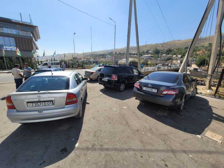 How to get from Dushanbe to Khujand?